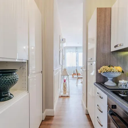 Apartment Appartmento Fronte Mare Con Garage Esclusivo Lido di Camaiore