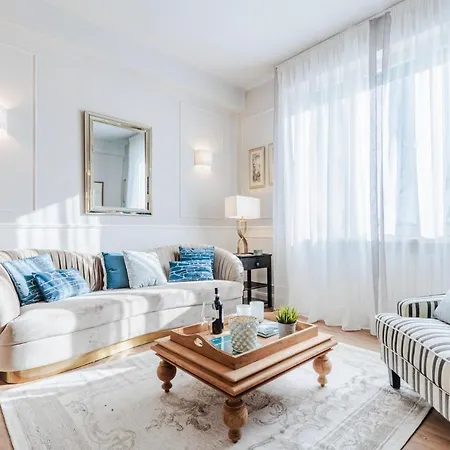 Appartmento Fronte Mare Con Garage Esclusivo * Lido di Camaiore