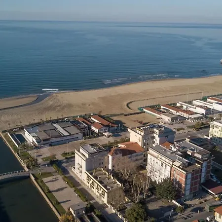 Appartmento Fronte Mare Con Garage Esclusivo